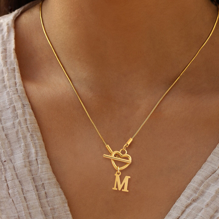 Initial Letter Necklace 18K Gold - Colar com Pingente de Coração com