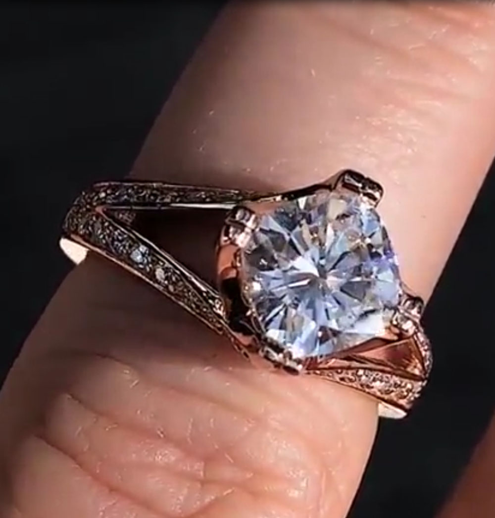 Personalizado sólido 10k ouro  - Moissanite Engagement Ring 1 Carat avaliação e preço