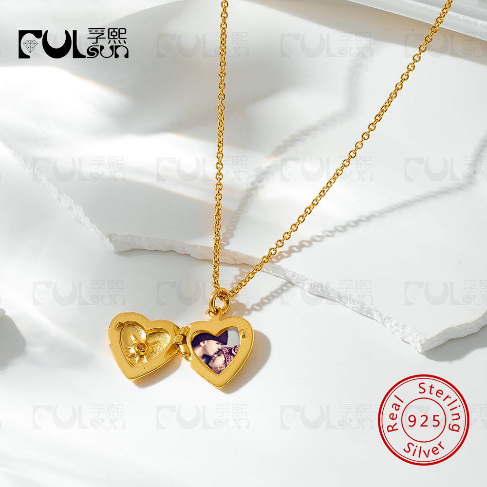 Colar com pingente em forma de - Heart Locket Necklace Photo avaliação e preço